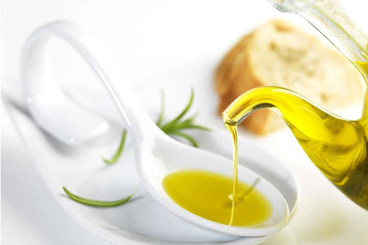 Olio extravergine, prezioso antiossidante Ma mai dimenticarsi che &egrave; un grasso