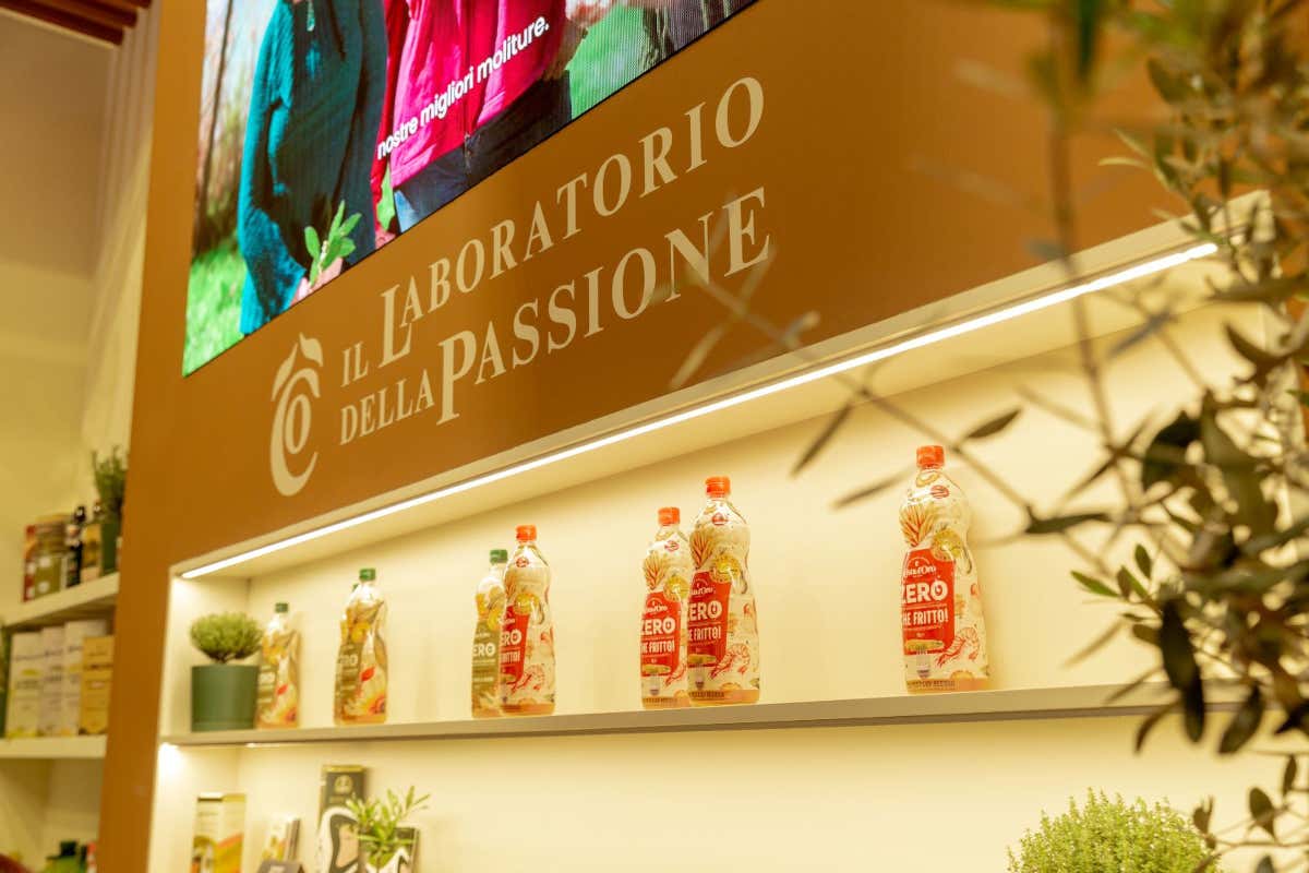 Costa d'Oro rinnova bottiglie e gamma all'insegna di sostenibilit&agrave; e qualit&agrave;