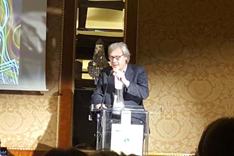 Vittorio Sgarbi (Open City, app e card per girare Milano Euro-Toques cura l'iter enogastronomico) Vittorio Sgarbi (Open City, app e card per girare Milano Euro-Toques cura l'iter enogastronomico)