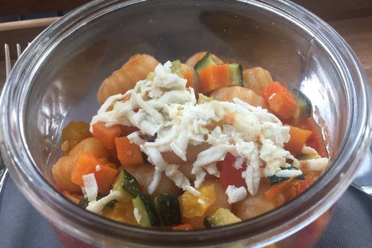 Lo "chef sottovetro", specialit&agrave; di Opera Lab (Opera Lab dei fratelli Locatelli Chef sottovetro si gusta ad Alm&egrave;)