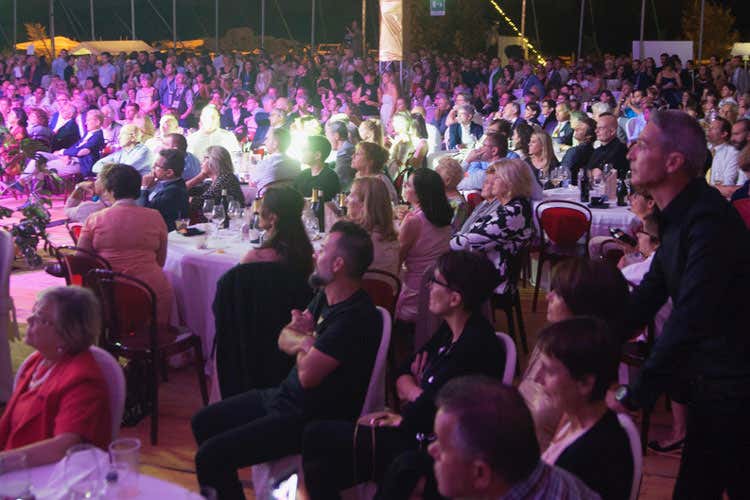 Oro caffè compie trent’anni 1.300 persone per una serata di festa Oro caffè compie trent’anni 1.300 persone per una serata di festa