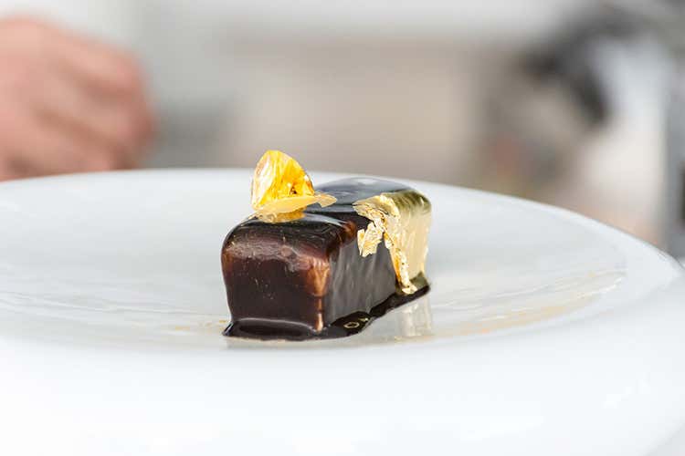Oro sul dessert Il lingotto di Nunzio Spagnuolo Oro sul dessert Il lingotto di Nunzio Spagnuolo