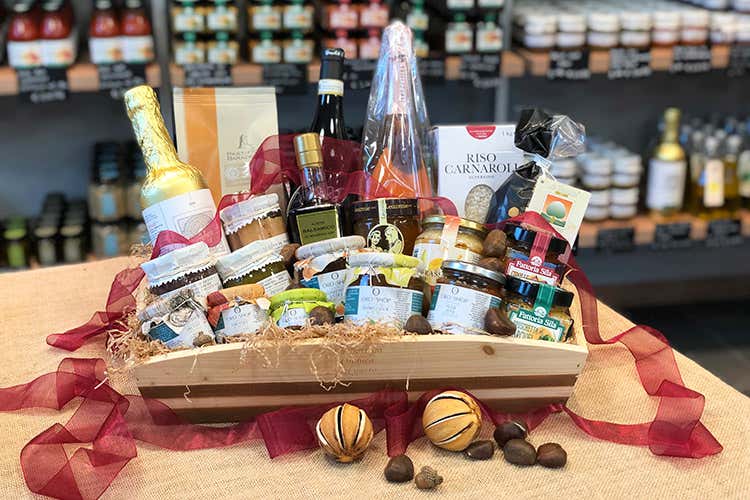 Cesto natalizio (Oro4Shop, un angolo di paradiso per gli amanti del buon cibo) Cesto natalizio (Oro4Shop, un angolo di paradiso per gli amanti del buon cibo)
