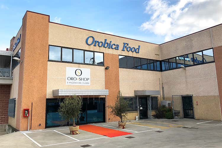 La sede di Orobica Food a Chiuduno (Bg) (Orobica Food, idee e progetti per una qualità che cresce) La sede di Orobica Food a Chiuduno (Bg) (Orobica Food, idee e progetti per una qualità che cresce)
