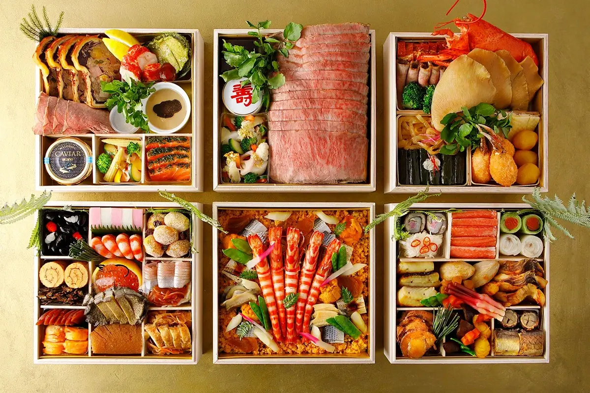Jubako a 6 livelli dell&rsquo;Hotel New Otani Tokyo Capodanno giapponese: ecco la cucina Osechi dei grandi alberghi di Tokyo