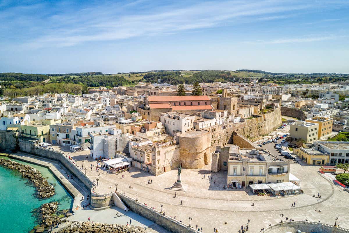 A Otranto dieci arresti, tra cui il sindaco e il presidente di Federalberghi di Lecce per una presunta truffa