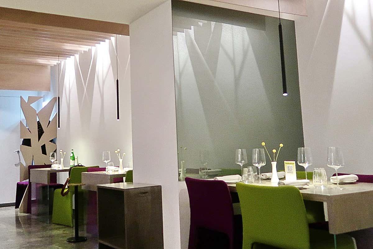 La sala del ristorante L’Ottava Nota, ristorante di classe modernamente gourmet La sala del ristorante L’Ottava Nota, ristorante di classe modernamente gourmet