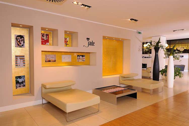 (Otto nuove strutture per Worldhotels) (Otto nuove strutture per Worldhotels)