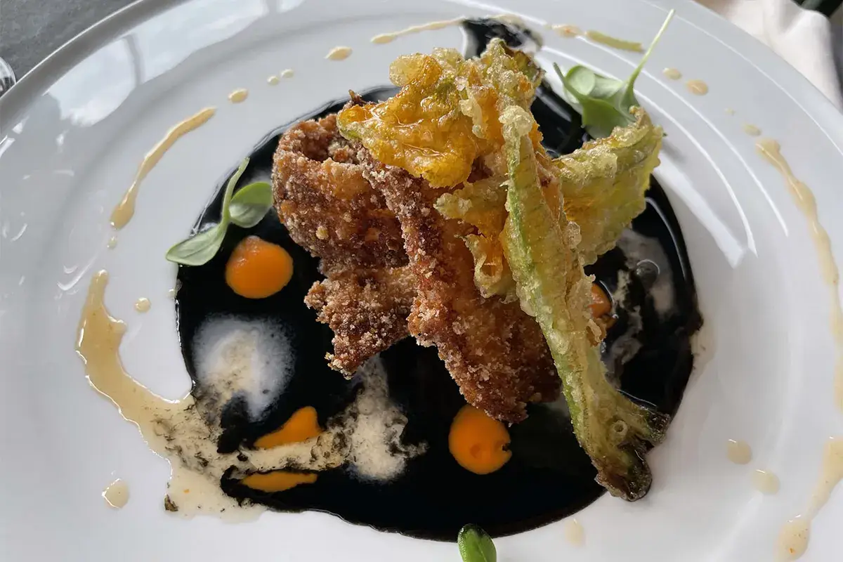 Calamaro con verdure in tempura Benessere, cucina gourmet e tanti servizi: il Parco dei Principi meta al top