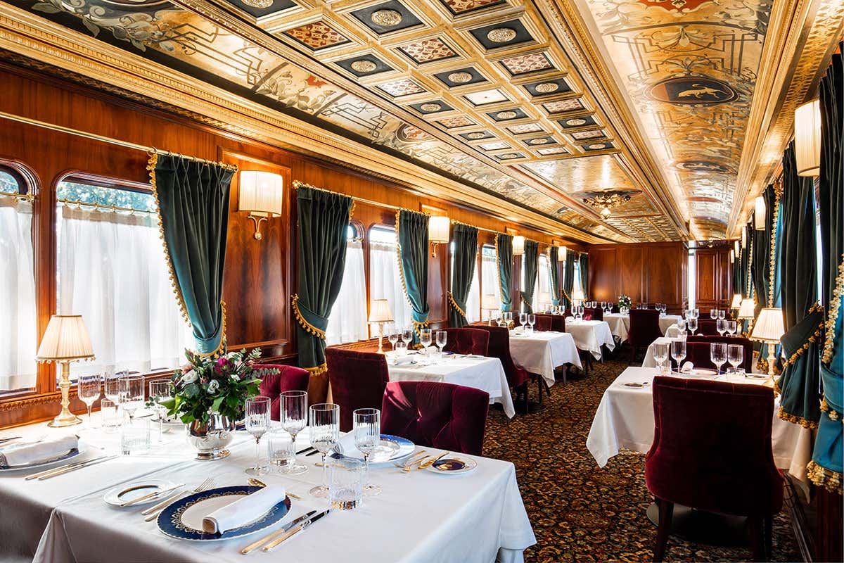 La sala del ristorante Treno Reale