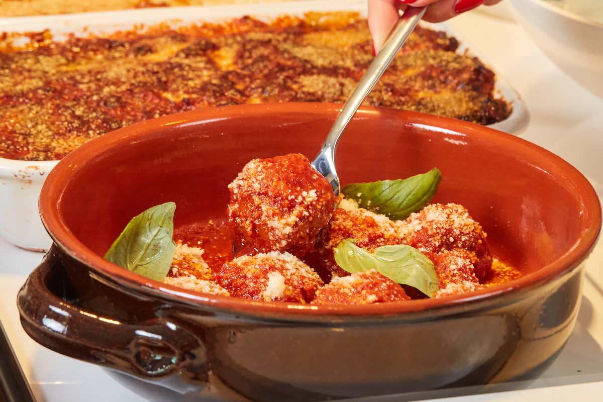 Babà salati e pandoro con friarielli: incontrare Napoli a CityLife a Milano Babà salati e pandoro con friarielli: incontrare Napoli a CityLife a Milano