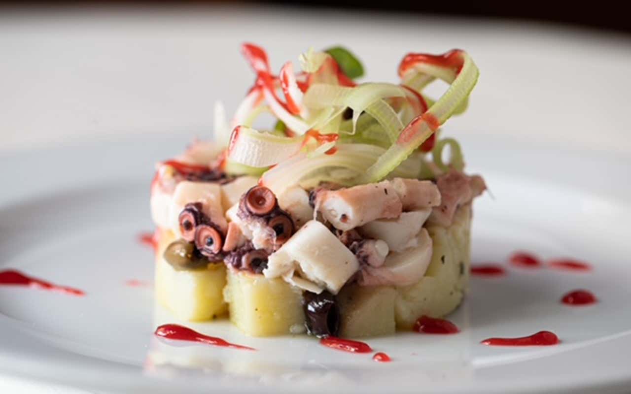 Polpo e patate con vinaigrette di lamponi Fettuccine