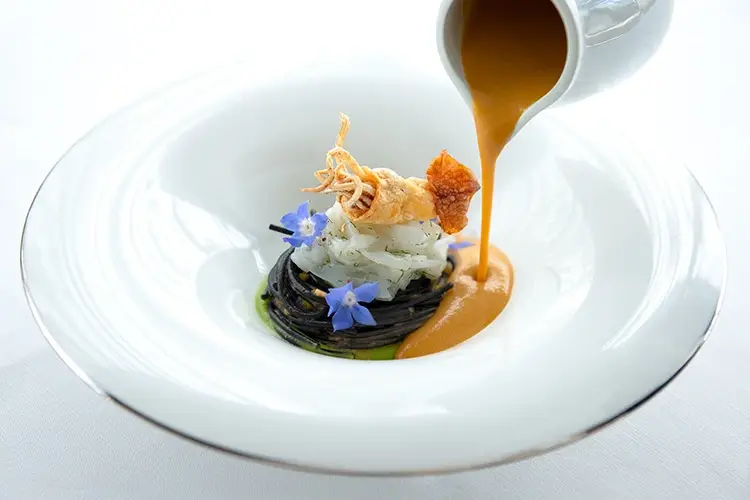 Spaghetti al Nero di Seppie Riapre il San Domenico PalaceFour Seasons e Mantarro in cucina
