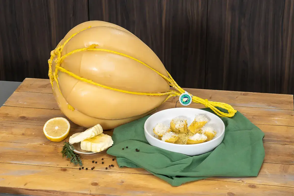 Raviolo al burro versato con Provolone Valpadana Dop piccante Provolone Valpadana Dop e “Chef in Camicia”, al via la collaborazione