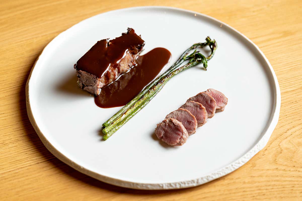 Agnello brace e fieno