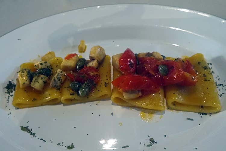 Paccheri con pesce spada e mentuccia - Da Ieri, Oggi, Domani la nobile genuinità napoletana Paccheri con pesce spada e mentuccia - Da Ieri, Oggi, Domani la nobile genuinità napoletana