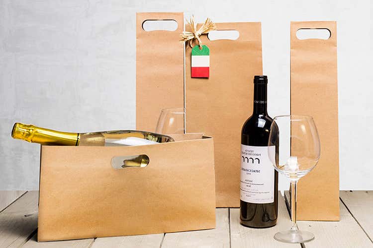 Un design accattivante e adatto a qualsiasi tipo di attività - Vinoforum, insieme ai tanti vini anche i packaging eco di Eurofides