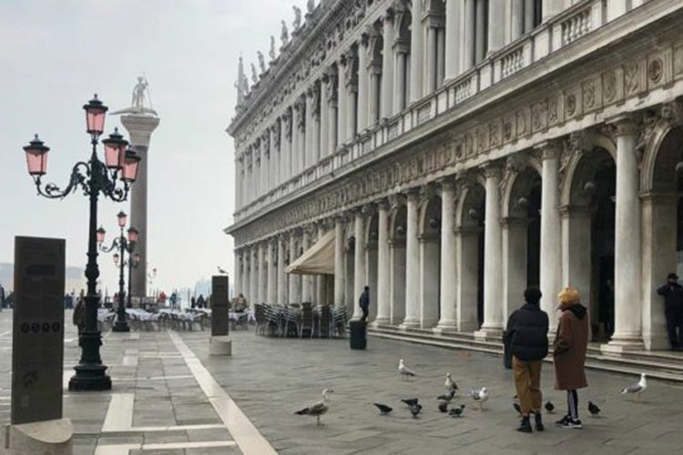 Anche Venezia sta pagando lo scotto del virus - Padova deserta, ristoranti in crisi Il Fuel: «Fioccano disdette»