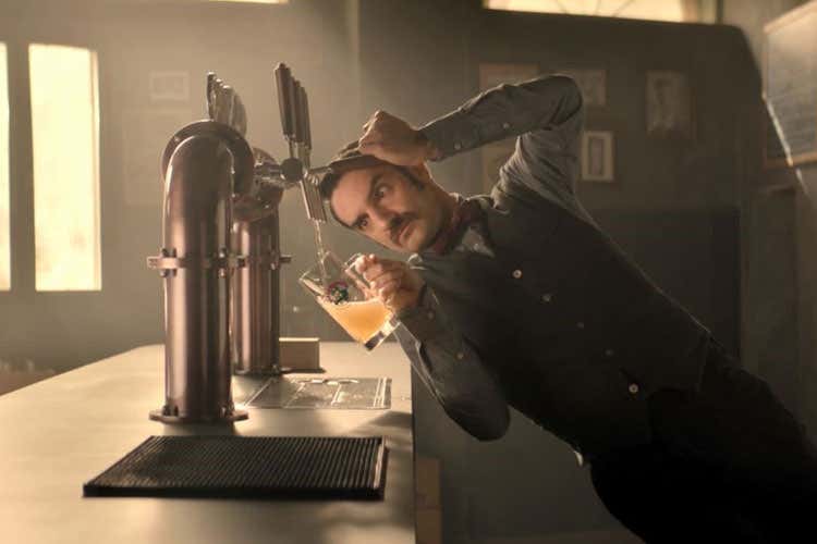 (Nel Paese coi Baffi arriva Spillo Nuovo spot della campagna Birra Moretti) (Nel Paese coi Baffi arriva Spillo Nuovo spot della campagna Birra Moretti)