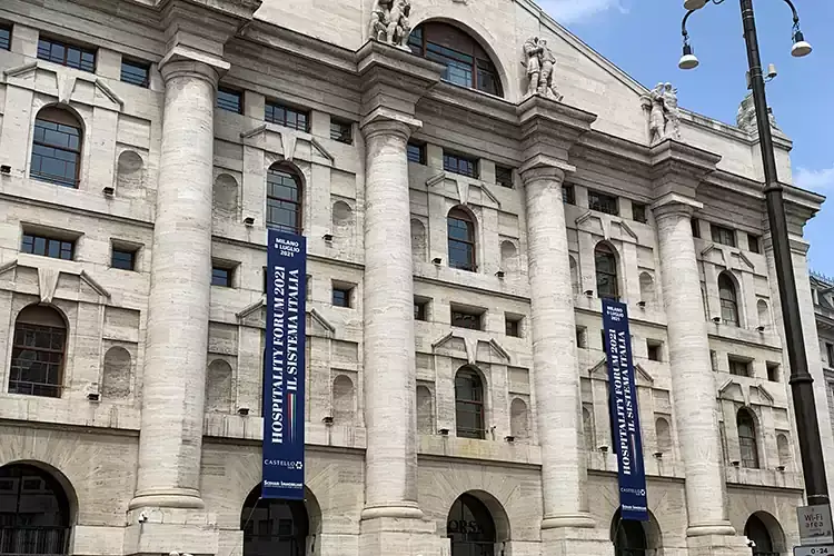 MIlano, Palazzo Mezzanotte, sede del forum Settore turistico alberghiero: si riparte