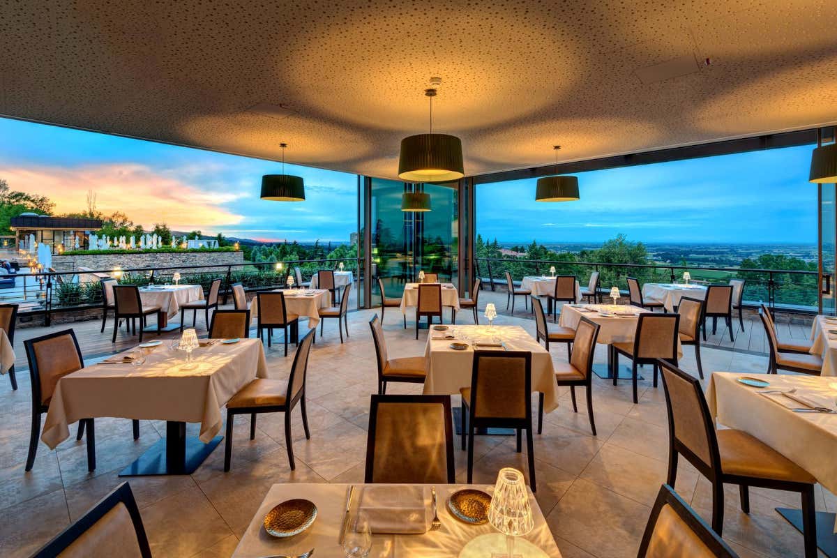 L'Aurevo restaurant di Palazzo di Varignana Palazzo di Varignana: in cucina arriva Davide Rialti L'Aurevo restaurant di Palazzo di Varignana Palazzo di Varignana: in cucina arriva Davide Rialti