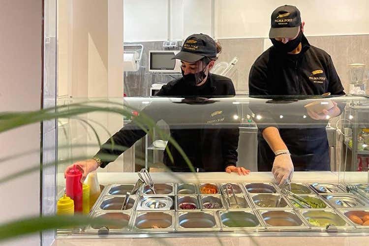 Crea la tua Bowl, con gli ingredienti che preferisci - A Roma pokè light e tropicali anche per asporto e delivery