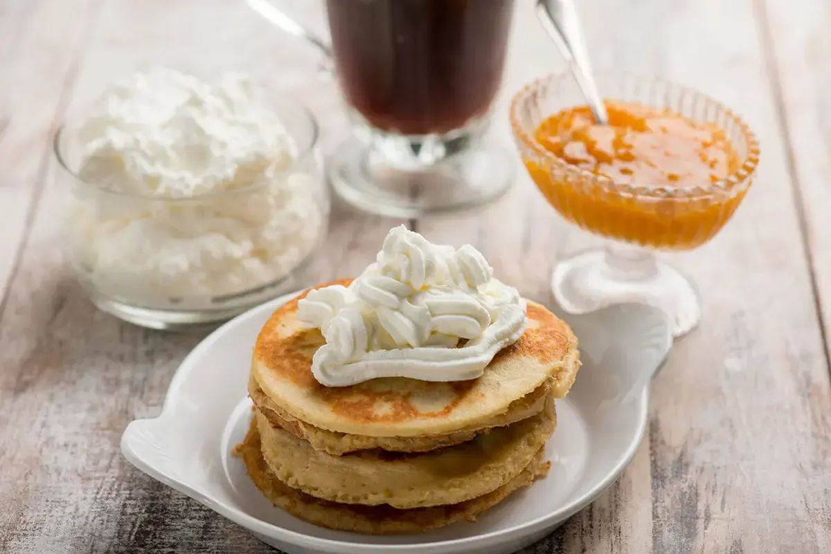 Pancake con latte di mandorla Pancake con latte di mandorla