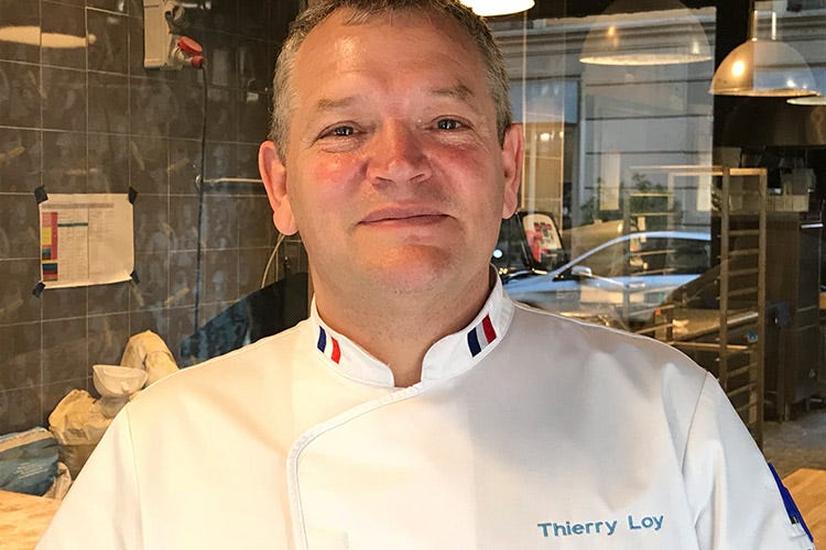 Thierry Loy (Panetteria e bistrot Boulangerie Égalité seduce Milano)