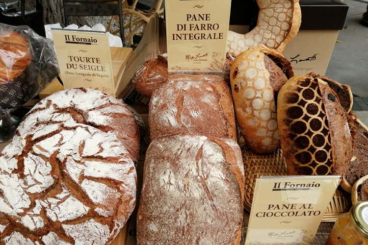 La grande variet&agrave; di tipologie di pane presente alla premiazione - Pane & Panettieri d'Italia 370 gli indirizzi, 40 i nuovi ingressi