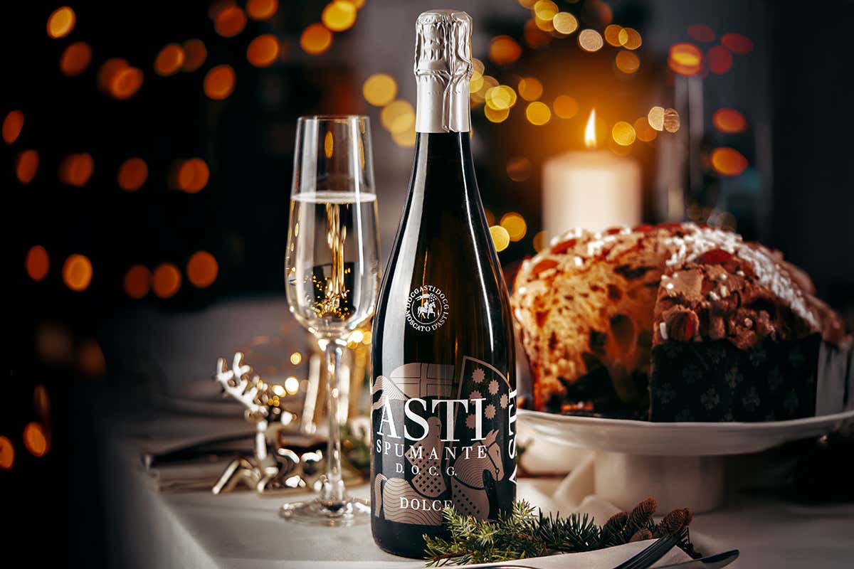 Dalle colline del Piemonte al calice: l’Asti Docg in tavola per brindare a Natale Dalle colline del Piemonte al calice: l’Asti Docg in tavola per brindare a Natale
