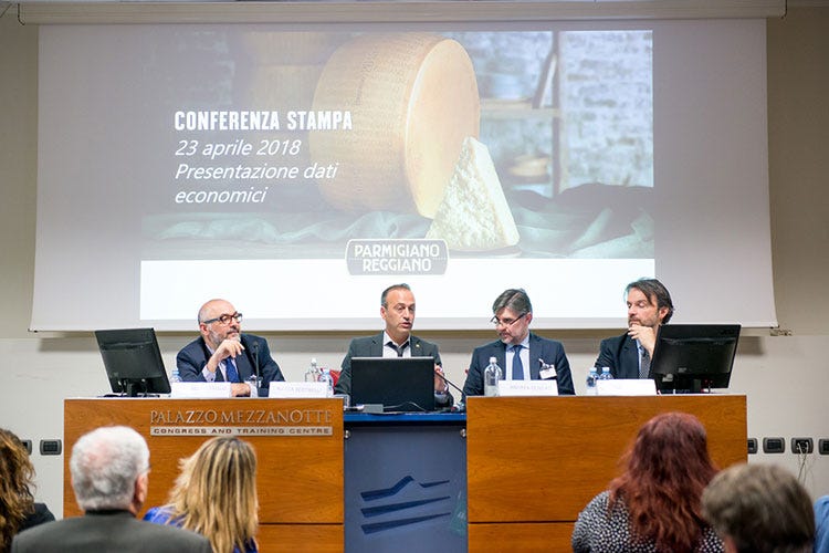 Luigi Chiarello, Nicola Bertinelli, Andrea Oliviero, Guglielmo Garagnani (Parmigiano Reggiano Dop, export al 38% Consumi per 2,2 miliardi di euro)