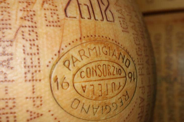 (Parmigiano Reggiano, lotta ai falsi Più trasparenza nei piatti dei ristoranti) (Parmigiano Reggiano, lotta ai falsi Più trasparenza nei piatti dei ristoranti)