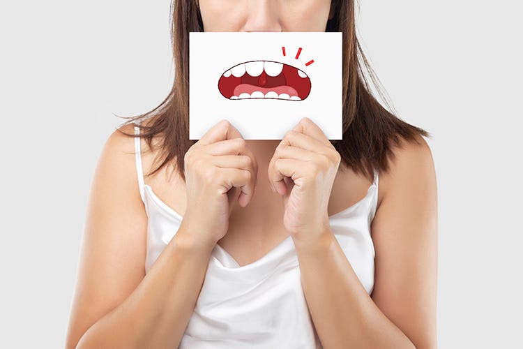 Cosa mangiare se soffri di parodontite Prevenire e curare la Parodontite Ecco cosa bisogna mangiare