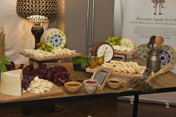 (Parte da Milano il progetto 3 Pecorini Promozione efficace col gioco di squadra) (Parte da Milano il progetto 3 Pecorini Promozione efficace col gioco di squadra)