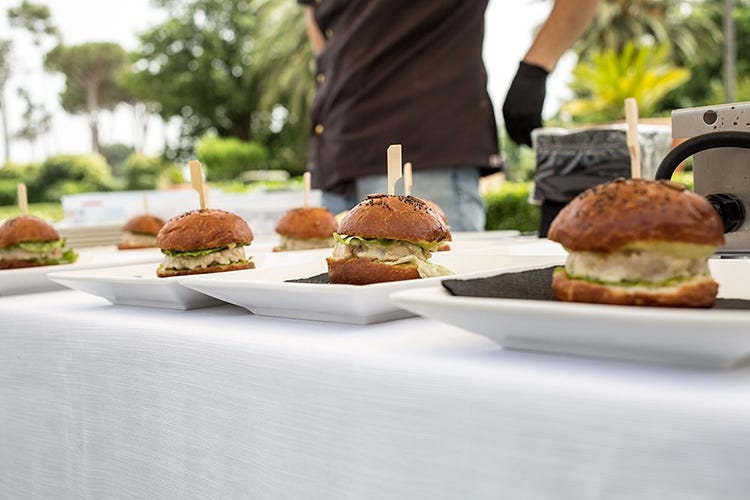 I famosi Fish-burger di muggine con maionese con colatura di alici dello chef Beniamino Gilli Lo chef Gianfranco Pascucci è l'Amico dell'Ambiente 2021