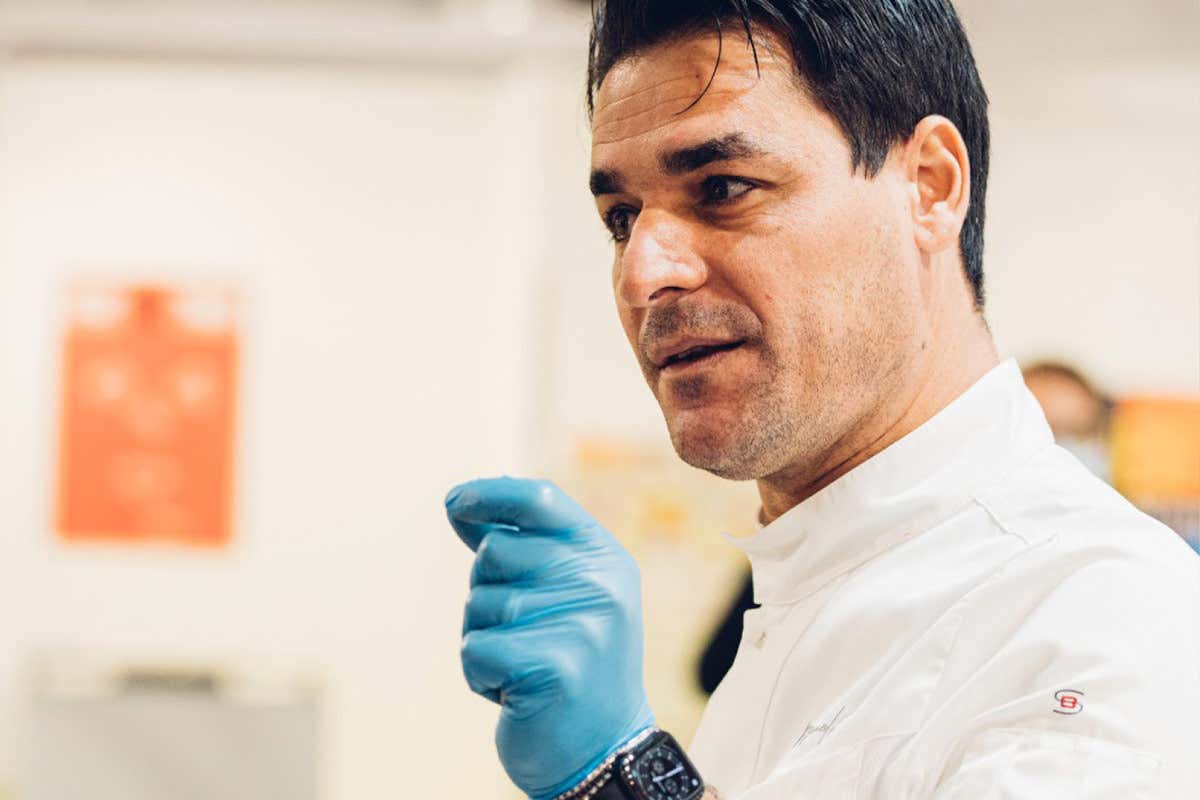 Pasquale Palamaro [[Giro del Golfo in otto giorni]]: Albergo Regina Isabella a Ischia