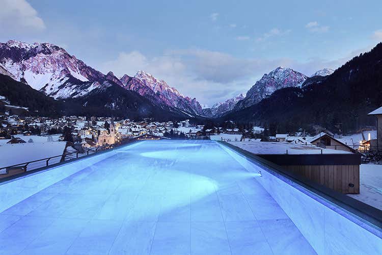 Pacchetti speciali a gennaio all'Excelsior Dolomites Life Resort - Passeggiate, ciaspole e relax In montagna gennaio sarà... bianco