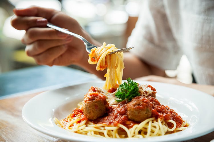 Una porzione di pasta può avere benefici per la salute pubblica - Un piatto di pasta al giorno toglie i grassi saturi di torno