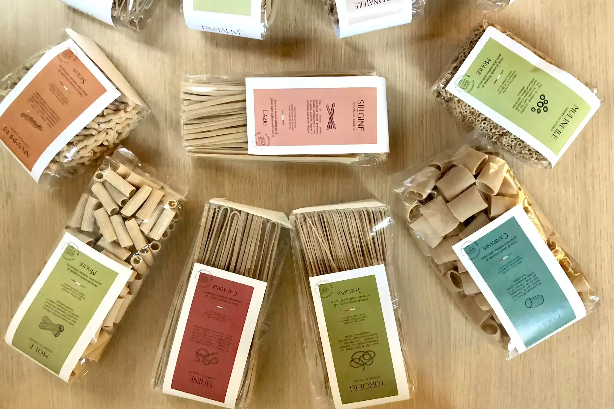 Patsalive &egrave; prodotta in undici formati Pastalive: pasta e farina di grano duro coltivato senza aratura