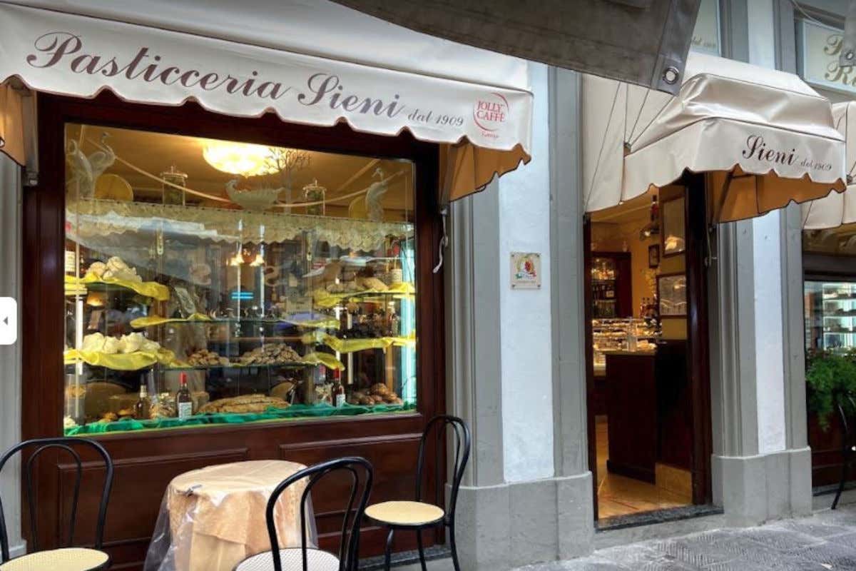 Un'immagine dell'Antica Pasticceria Sieni a Firenze tratta da Google Maps Antica Pasticceria Sieni a rischio chiusura. La titolare: “Così non possiamo andare avanti” Un'immagine dell'Antica Pasticceria Sieni a Firenze tratta da Google Maps Antica Pasticceria Sieni a rischio chiusura. La titolare: “Così non possiamo andare avanti”