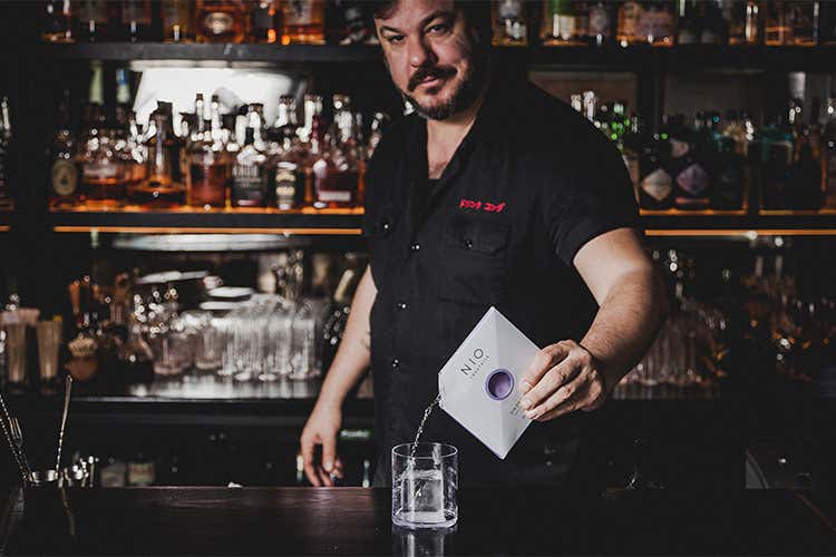 Patrick Pistolesi - Nio Cocktails, direttamente a casa la cultura del bere bene gi&agrave; pronta