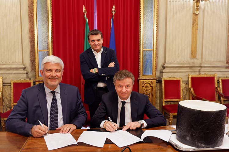 Giorgio Palmucci, Gian Marco Centinaio e Giorgio Mercuri (Pecorino Romano Dop Patto per promuoverne l’acquisto)