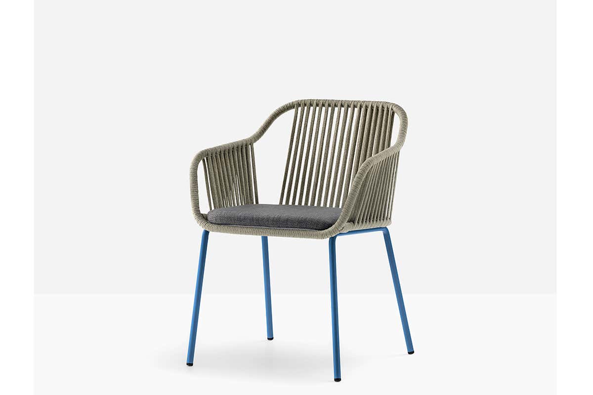 Poltroncina Babila Twist Dehors in funzione tutto l’anno: le mille soluzioni per il comfort outdoor