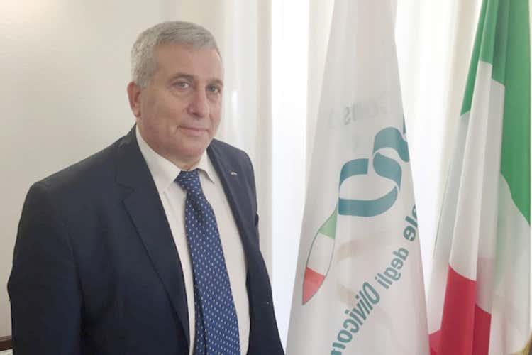 Gennaro Sicolo (Peggior campagna olivicola di sempre ma cisterne piene di olio evo invenduto)