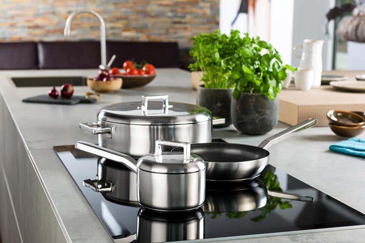 (Pentole Mepra e stile Pininfarina Nuova collezione, un design tutto italiano)