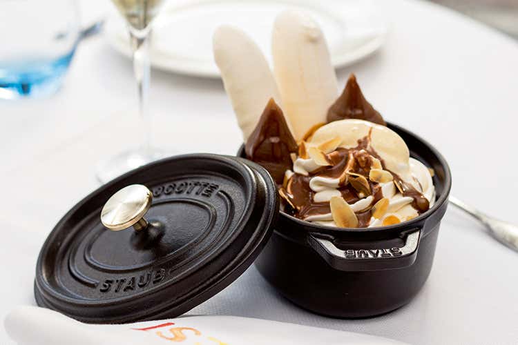 Cocotte Staub (Pentole Staub Le mode passano, la qualità resta) Cocotte Staub (Pentole Staub Le mode passano, la qualità resta)