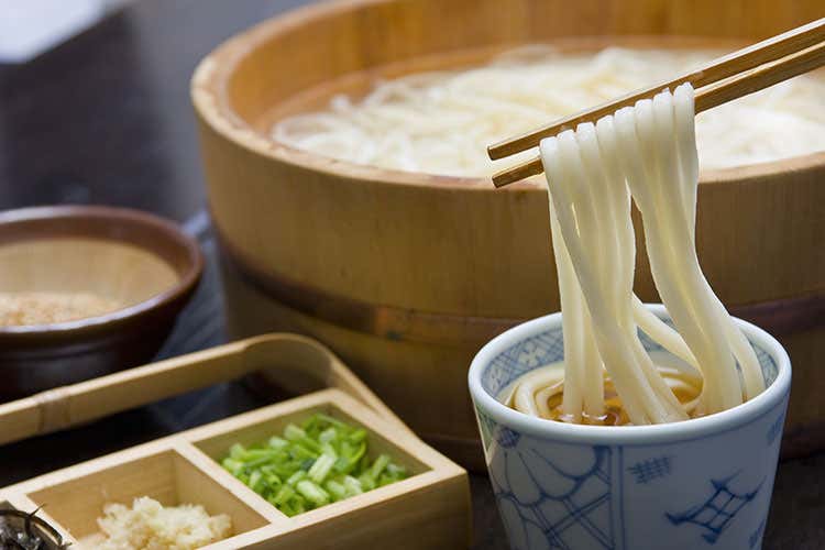 Perché e come mangiare gli udon? Tanti i benefici degli spaghetti