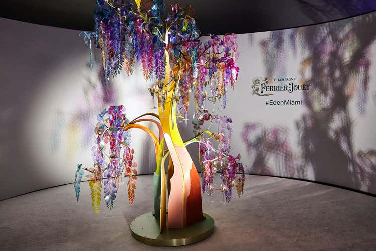 (Perrier-Jouët incontra l’arte di Bethan Laura Wood) (Perrier-Jouët incontra l’arte di Bethan Laura Wood)