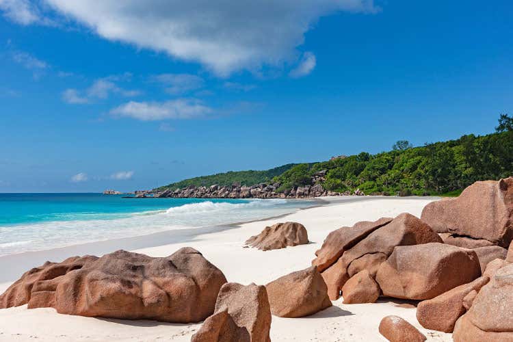 Petite Anse Beach - Le spiagge dorate delle Seychelles pronte al turismo post Covid-19 Petite Anse Beach - Le spiagge dorate delle Seychelles pronte al turismo post Covid-19