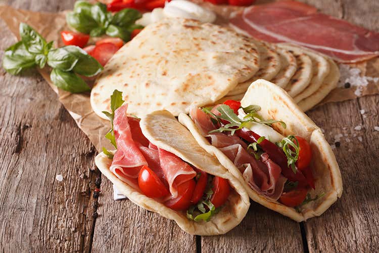 La Piadina è anche conosciuta con il nome di Piada (Piadina, da cibo povero a Igp)